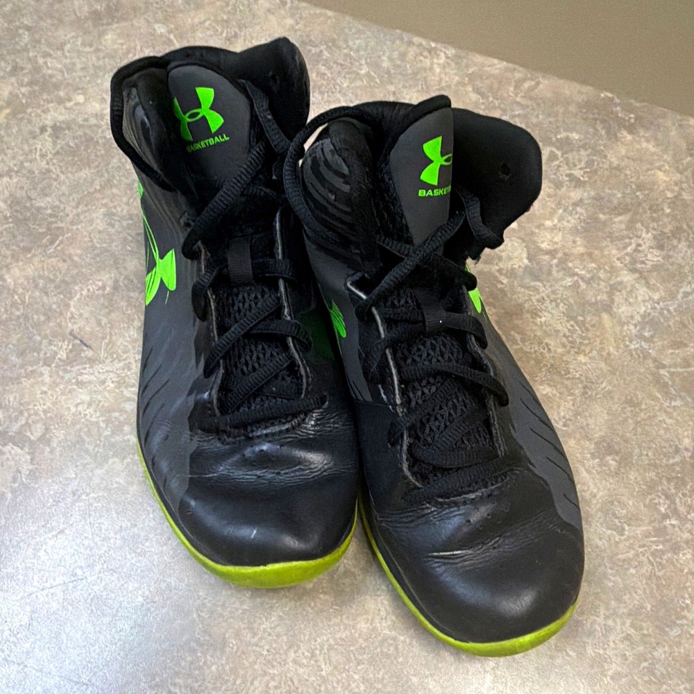 Under Armour Youth Unisex Basketball Shoes Black/Green US 2.5Y